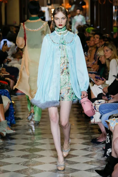 Look 45